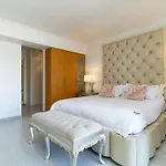 Spacious Retreat, Camps Bay