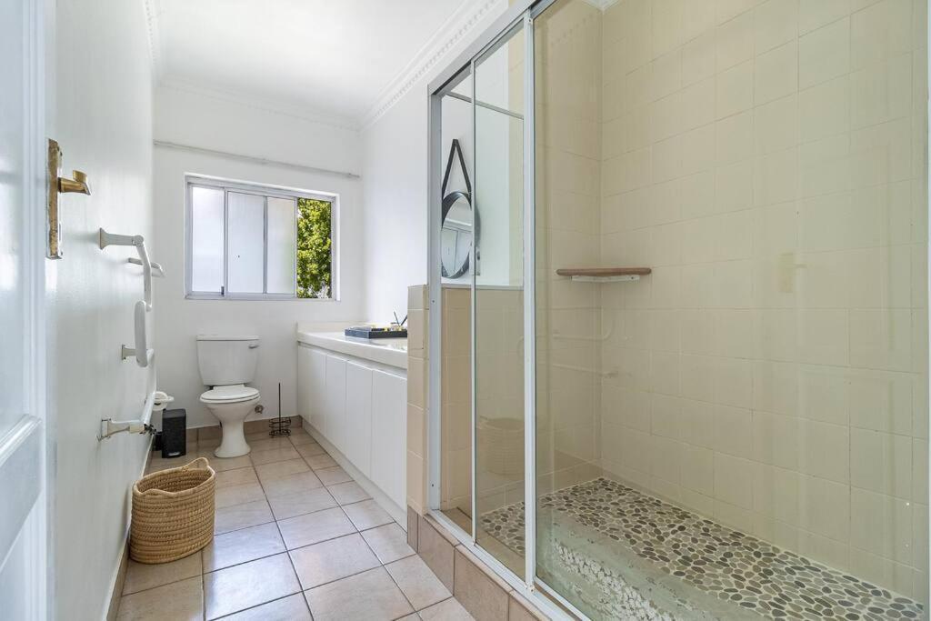 Spacious Retreat, Camps Bay