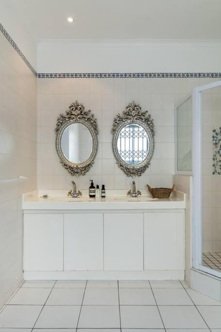 Spacious Retreat, Camps Bay Cape Town