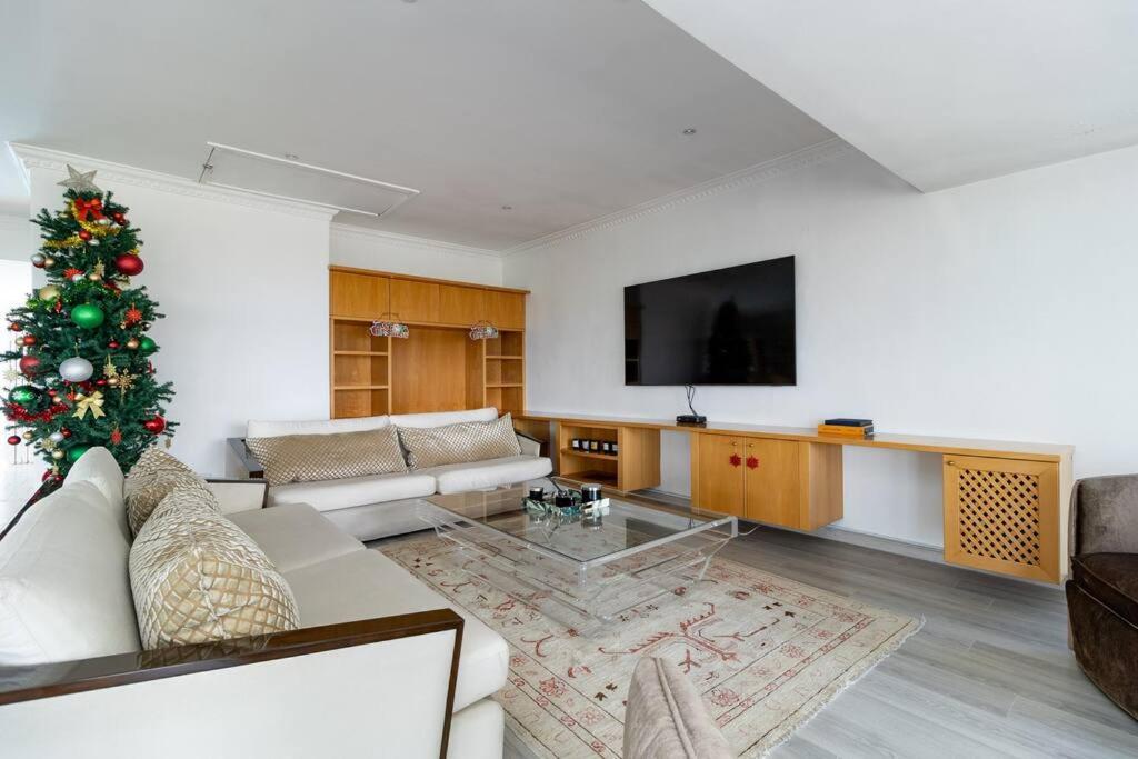 Spacious Retreat, Camps Bay Holiday home *