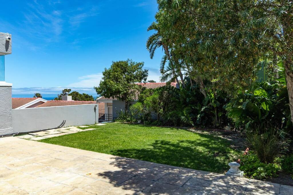 Spacious Retreat, Camps Bay * Cape Town